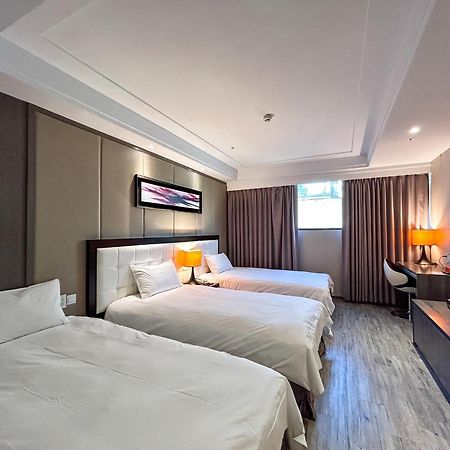 Royal Fine Hotel Kaohsiung Bagian luar foto