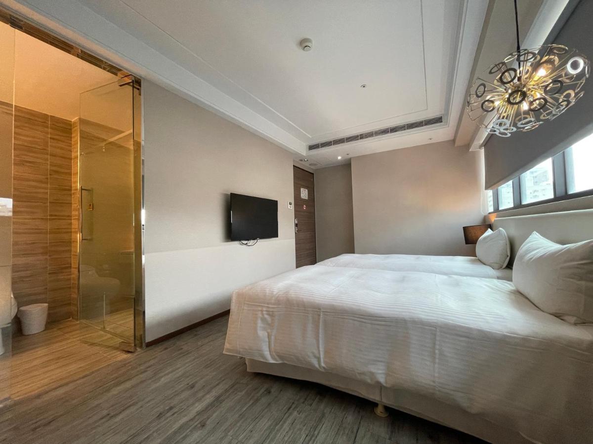 Royal Fine Hotel Kaohsiung Bagian luar foto
