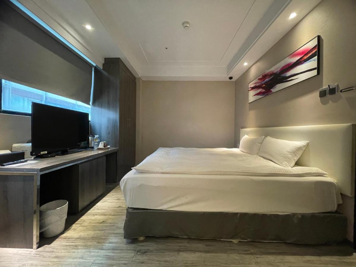 Royal Fine Hotel Kaohsiung Bagian luar foto