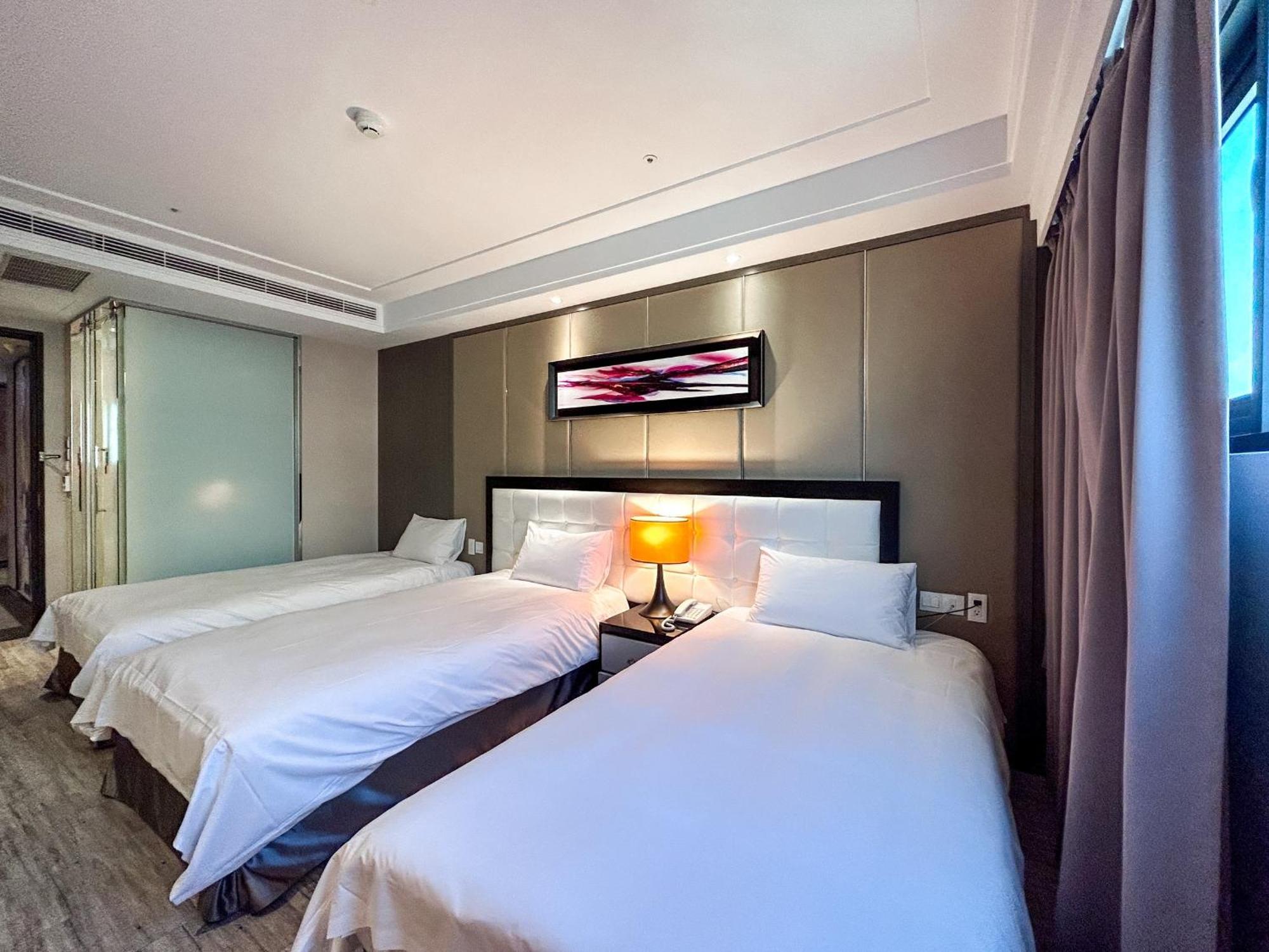 Royal Fine Hotel Kaohsiung Bagian luar foto