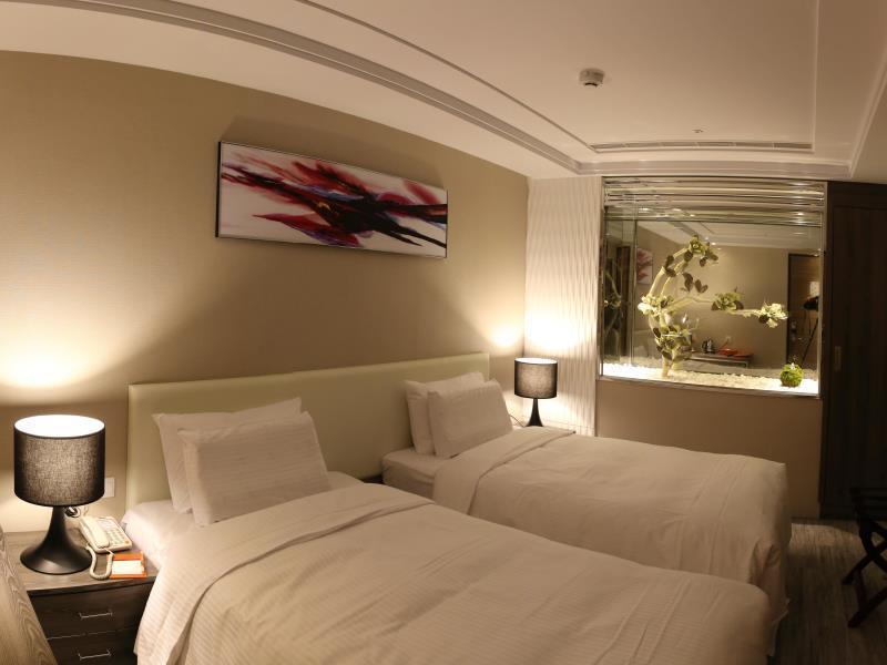 Royal Fine Hotel Kaohsiung Bagian luar foto